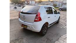 RENAULT - SANDERO - 2011/2012 - Branca - R$ 32.990,00