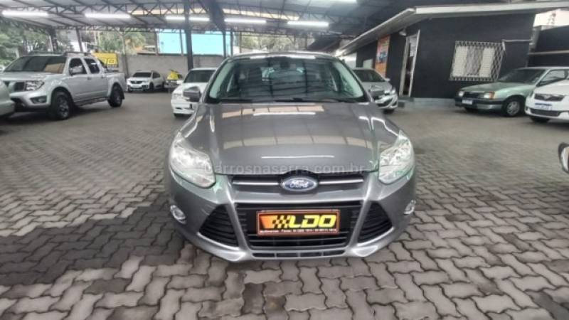 FORD - FOCUS - 2014/2015 - Cinza - R$ 54.990,00