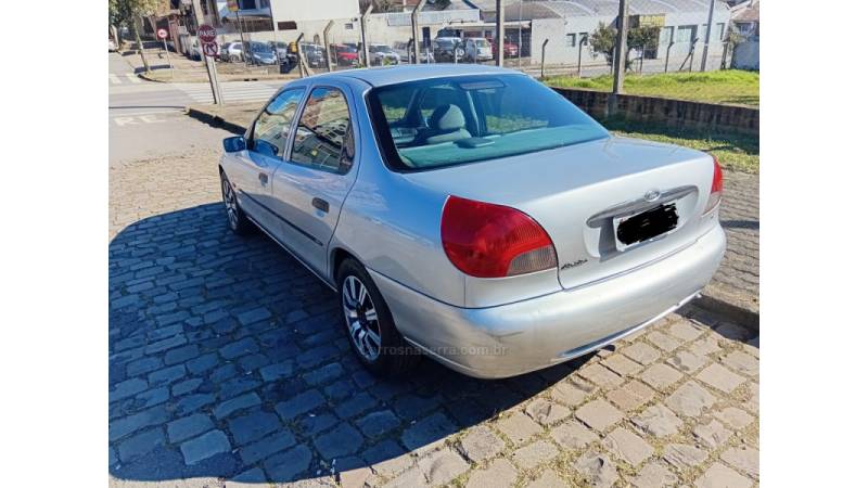 FORD - MONDEO - 1996/1997 - Prata - R$ 12.000,00