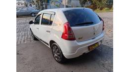 RENAULT - SANDERO - 2011/2012 - Branca - R$ 32.990,00