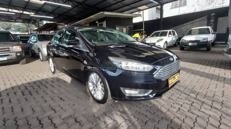 FORD - FOCUS - 2015/2016 - Azul - R$ 61.990,00