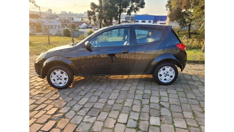 FORD - KA - 2012/2013 - Preta - R$ 22.990,00