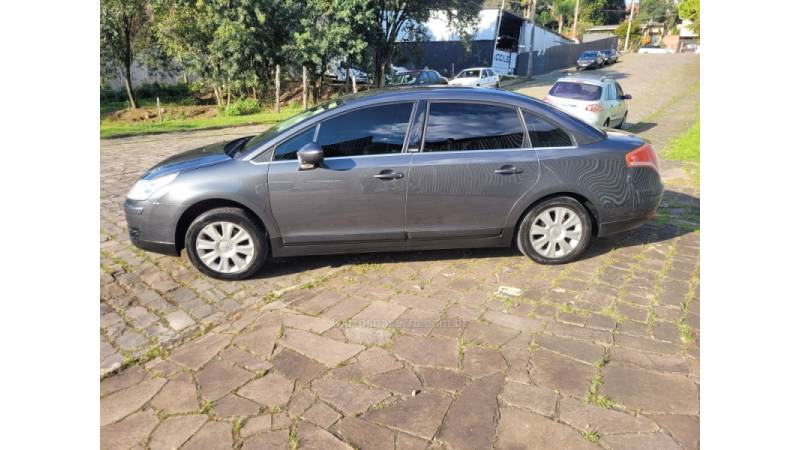 CITROËN - C4 - 2010/2011 - Cinza - R$ 30.990,00