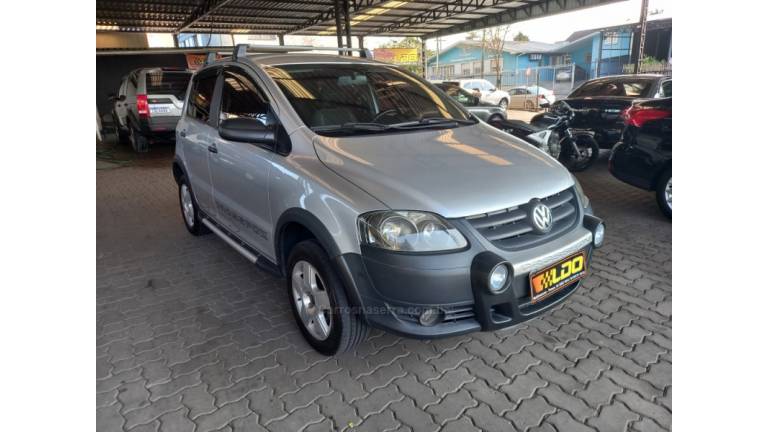 VOLKSWAGEN - CROSSFOX - 2008/2009 - Prata - R$ 32.990,00