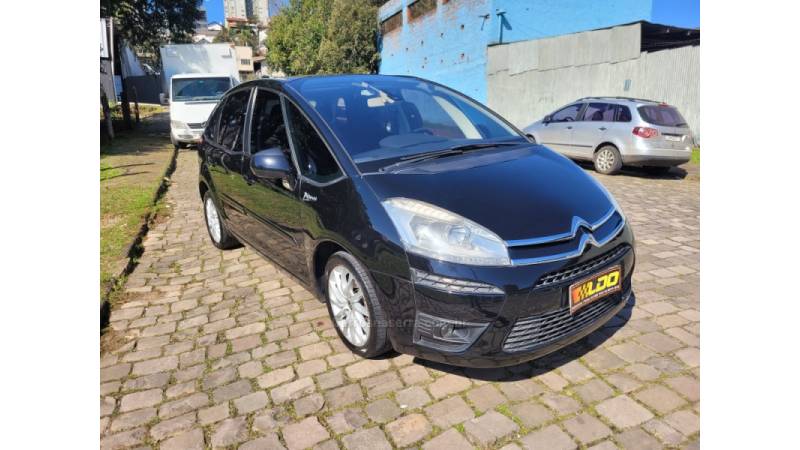 CITROËN - C4 PICASSO - 2011/2012 - Preta - R$ 29.990,00