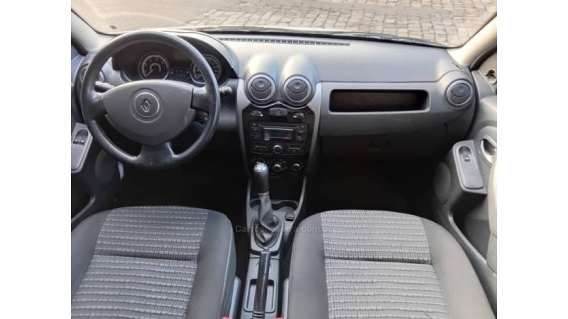 RENAULT - SANDERO - 2011/2012 - Branca - R$ 32.990,00
