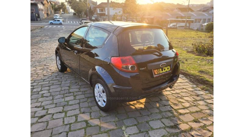 FORD - KA - 2012/2013 - Preta - R$ 22.990,00