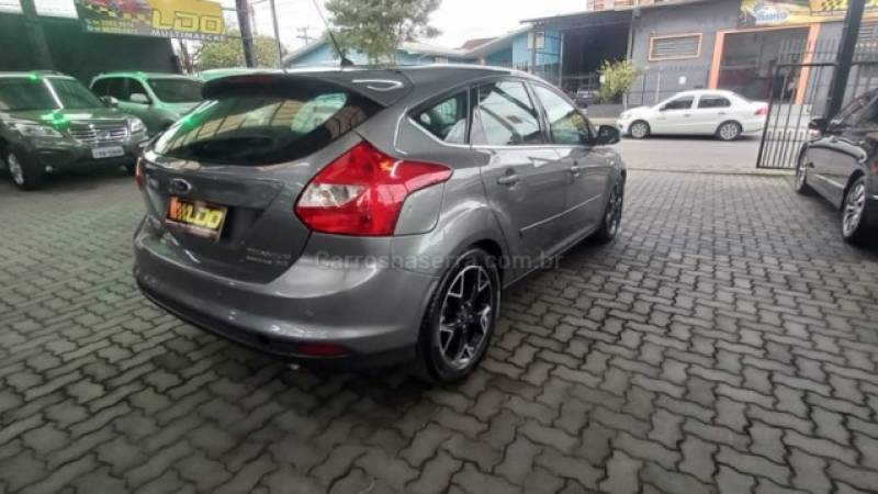 FORD - FOCUS - 2014/2015 - Cinza - R$ 54.990,00