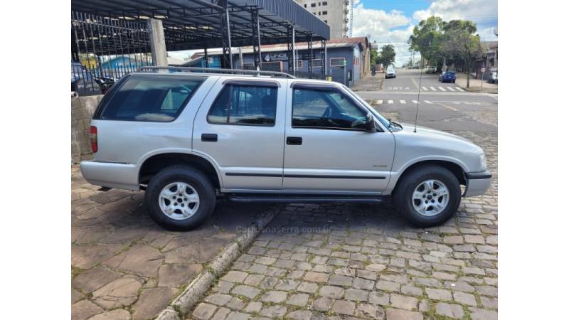 CHEVROLET - BLAZER - 1999/2000 - Prata - R$ 25.990,00