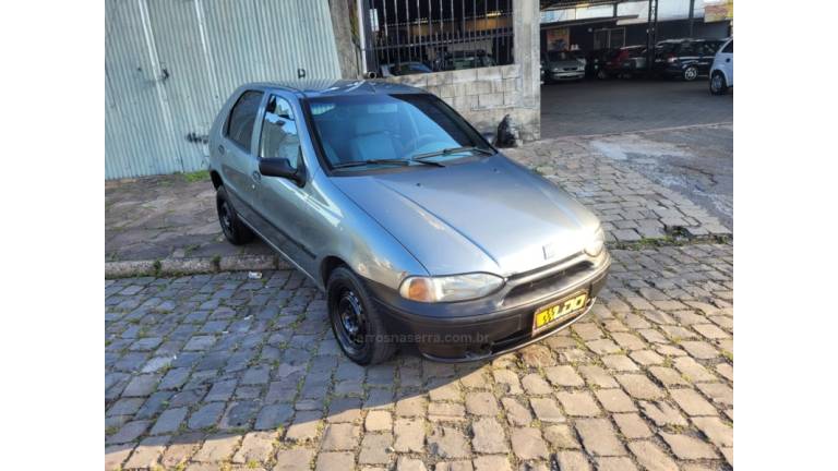 FIAT - PALIO - 1997/1998 - Prata - R$ 11.990,00