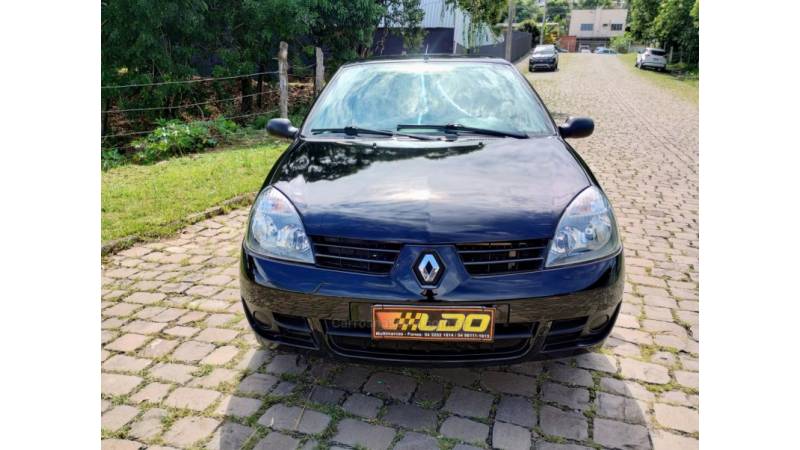 RENAULT - CLIO - 2008/2009 - Preta - R$ 21.990,00