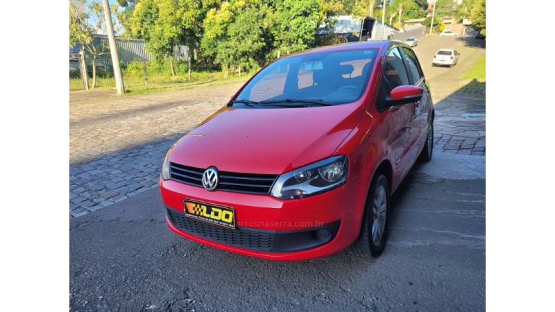 VOLKSWAGEN - FOX - 2013/2014 - Vermelha - Sob Consulta