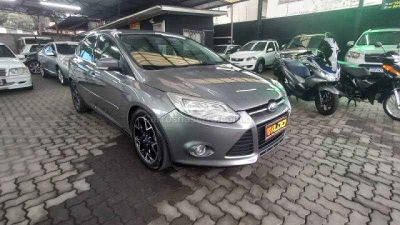 FORD - FOCUS - 2014/2015 - Cinza - R$ 59.990,00