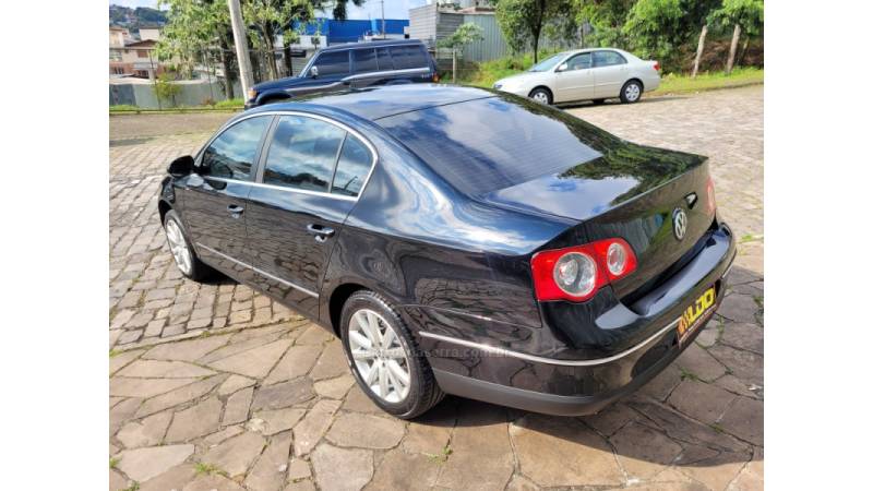 VOLKSWAGEN - PASSAT - 2007/2008 - Preta - R$ 42.990,00
