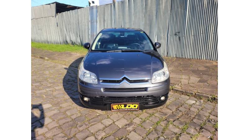 CITROËN - C4 - 2010/2011 - Cinza - R$ 30.990,00