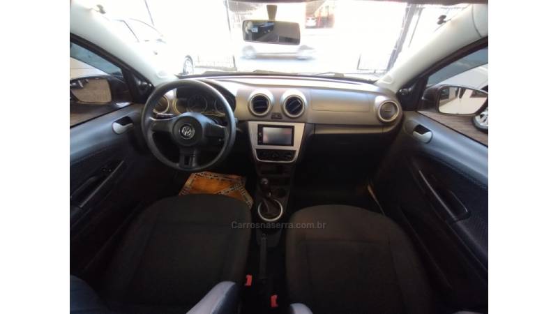 VOLKSWAGEN - VOYAGE - 2014/2015 - Branca - R$ 42.990,00