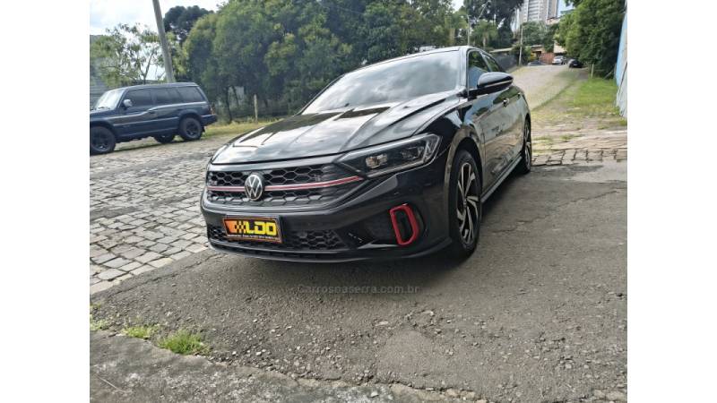 VOLKSWAGEN - JETTA - 2023/2023 - Preta - R$ 209.990,00