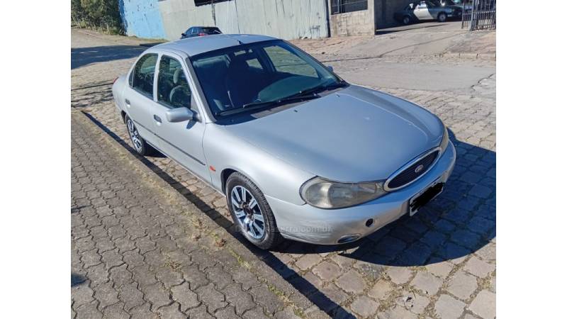FORD - MONDEO - 1996/1997 - Prata - R$ 12.000,00