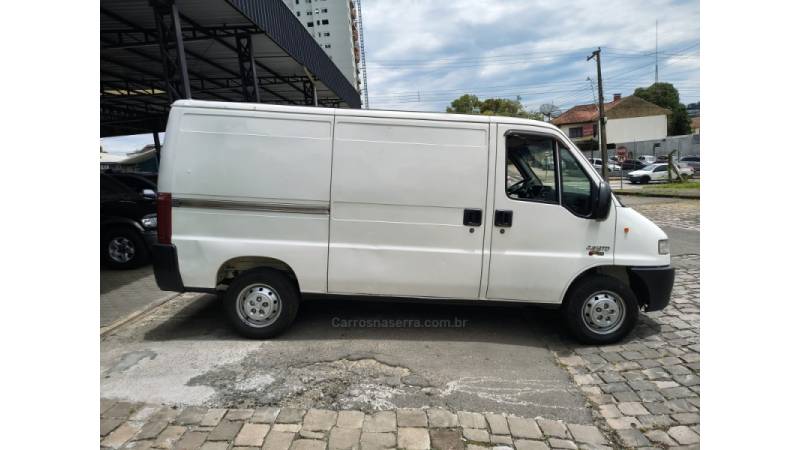 FIAT - DUCATO - 2003/2004 - Branca - R$ 59.990,00