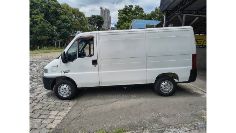 FIAT - DUCATO - 2003/2004 - Branca - R$ 59.990,00