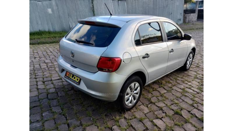 VOLKSWAGEN - GOL - 2014/2015 - Prata - R$ 39.990,00