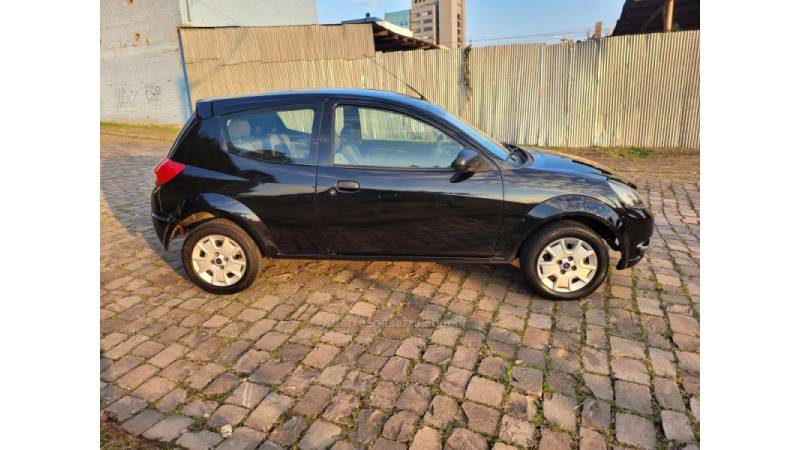 FORD - KA - 2012/2013 - Preta - R$ 22.990,00