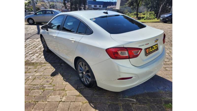 CHEVROLET - CRUZE - 2016/2017 - Branca - R$ 81.990,00