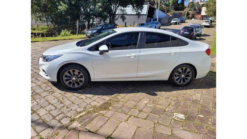 CHEVROLET - CRUZE - 2016/2017 - Branca - R$ 81.990,00