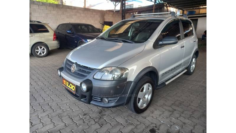 VOLKSWAGEN - CROSSFOX - 2008/2009 - Prata - R$ 32.990,00