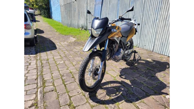HONDA - XRE 300 - 2009/2010 - Amarela - R$ 15.990,00