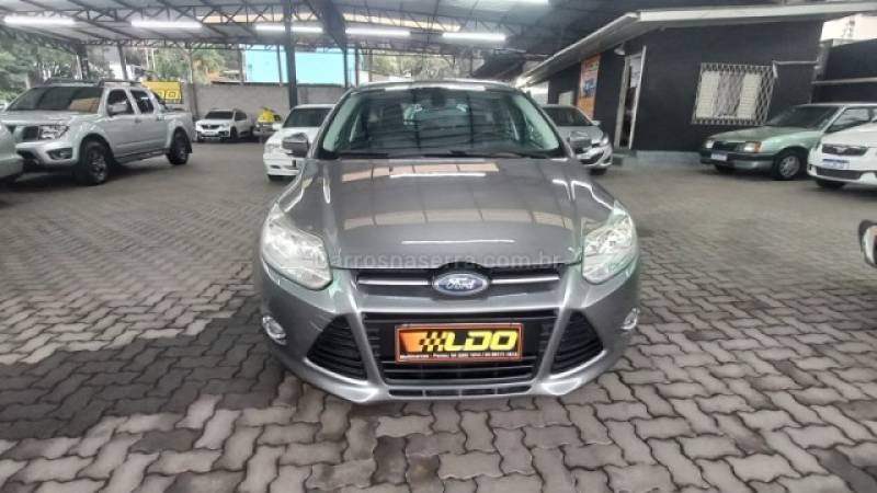 FORD - FOCUS - 2014/2015 - Cinza - R$ 59.990,00