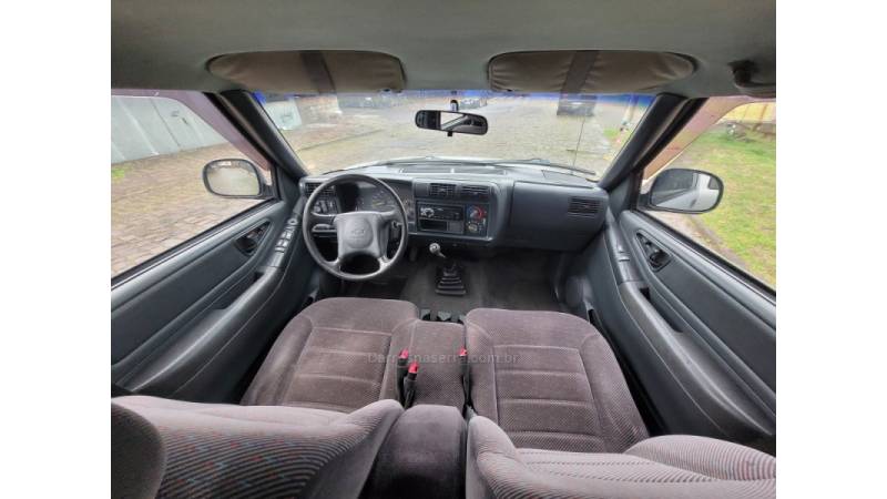 CHEVROLET - BLAZER - 1999/2000 - Prata - R$ 25.990,00