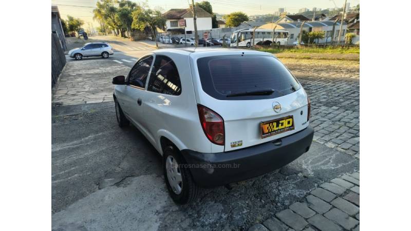 CHEVROLET - CELTA - 2010/2011 - Branca - R$ 24.990,00
