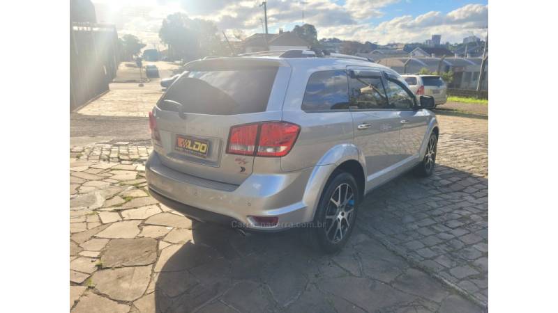 DODGE - JOURNEY - 2013/2014 - Cinza - R$ 62.990,00