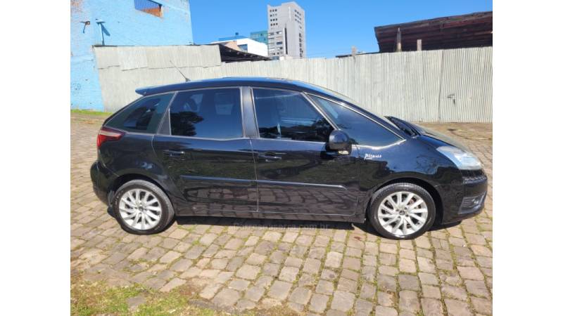 CITROËN - C4 PICASSO - 2011/2012 - Preta - R$ 26.990,00