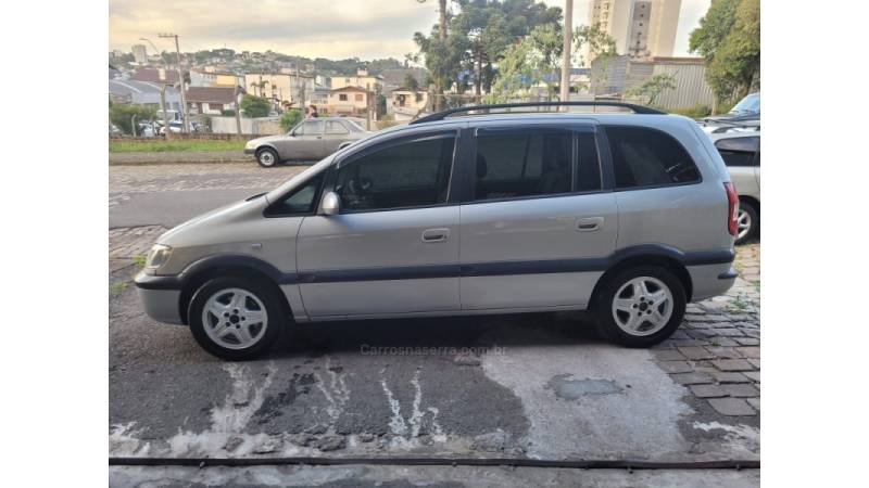 CHEVROLET - ZAFIRA - 2002/2002 - Prata - R$ 25.990,00