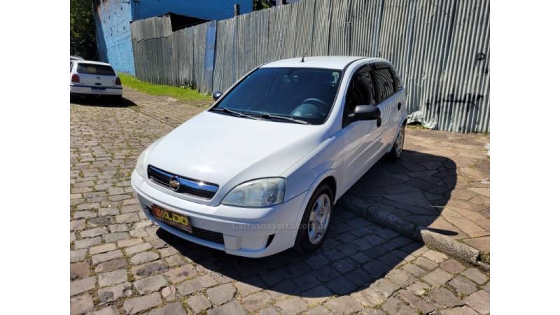 CHEVROLET - CORSA - 2010/2011 - Branca - R$ 28.990,00