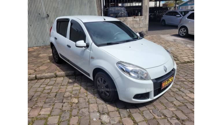RENAULT - SANDERO - 2011/2012 - Branca - R$ 32.990,00