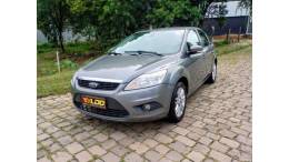 FORD - FOCUS - 2013/2013 - Cinza - R$ 41.500,00