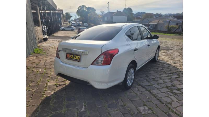 NISSAN - VERSA - 2021/2021 - Branca - R$ 49.990,00
