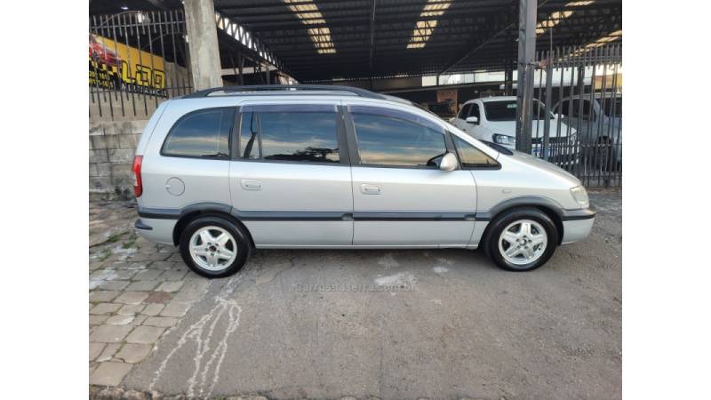 CHEVROLET - ZAFIRA - 2002/2002 - Prata - R$ 25.990,00