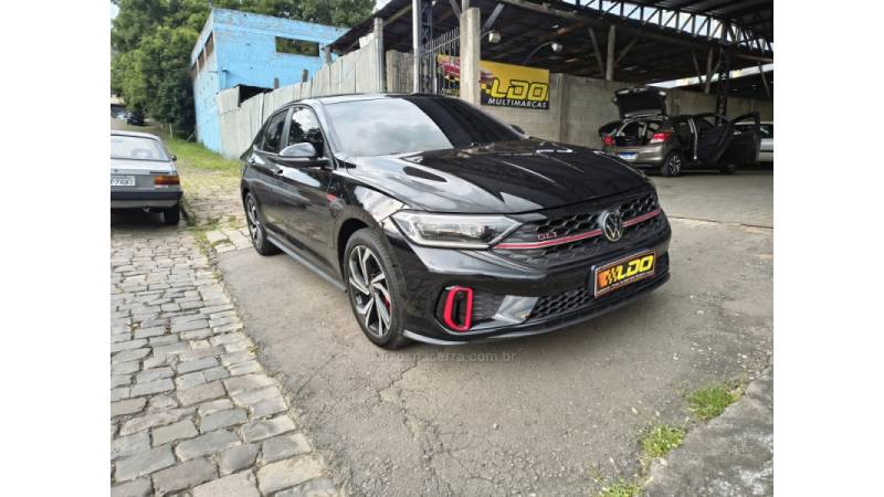 VOLKSWAGEN - JETTA - 2023/2023 - Preta - R$ 209.990,00