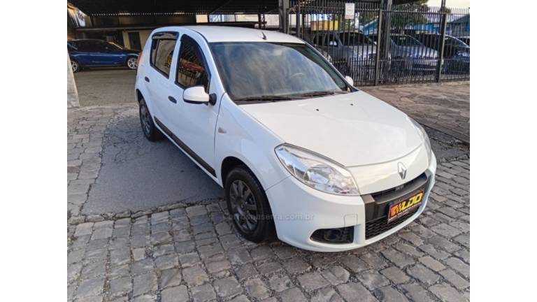 RENAULT - SANDERO - 2011/2012 - Branca - R$ 32.990,00