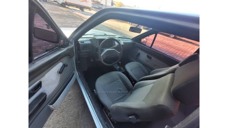 VOLKSWAGEN - GOL - 1992/1993 - Prata - R$ 13.990,00