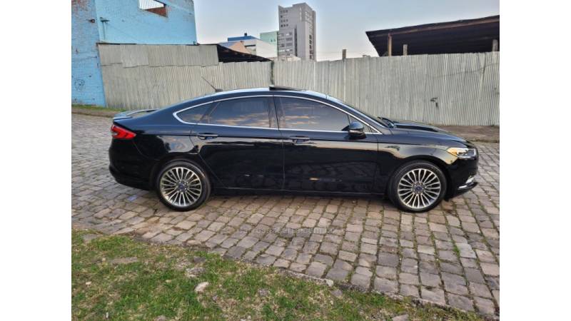 FORD - FUSION - 2016/2017 - Preta - R$ 109.990,00