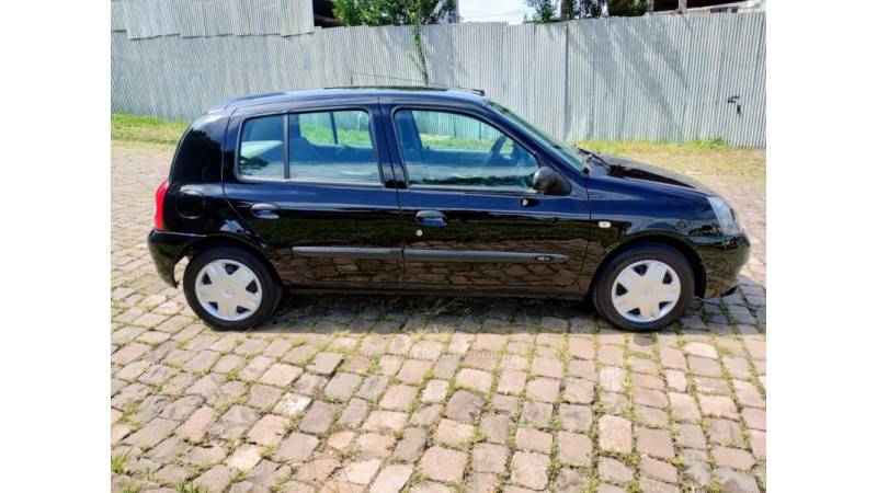 RENAULT - CLIO - 2008/2009 - Preta - R$ 21.990,00