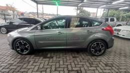 FORD - FOCUS - 2014/2015 - Cinza - R$ 59.990,00