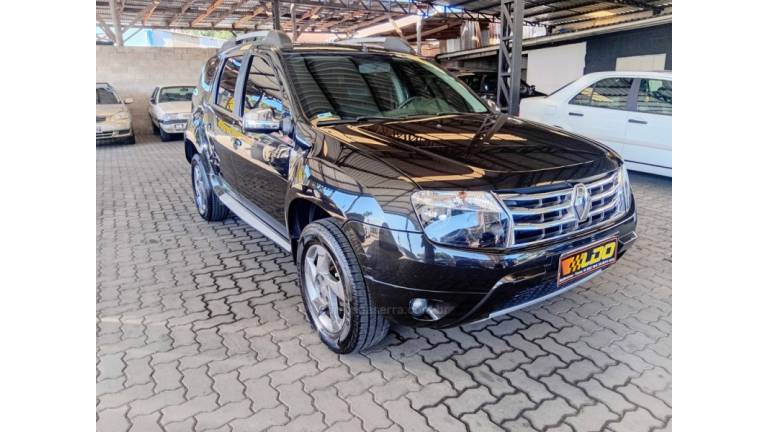 RENAULT - DUSTER - 2013/2014 - Preta - Sob Consulta