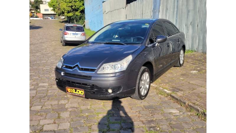 CITROËN - C4 - 2010/2011 - Cinza - R$ 30.990,00
