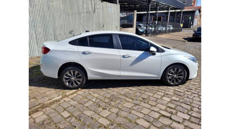 CHEVROLET - CRUZE - 2016/2017 - Branca - R$ 81.990,00